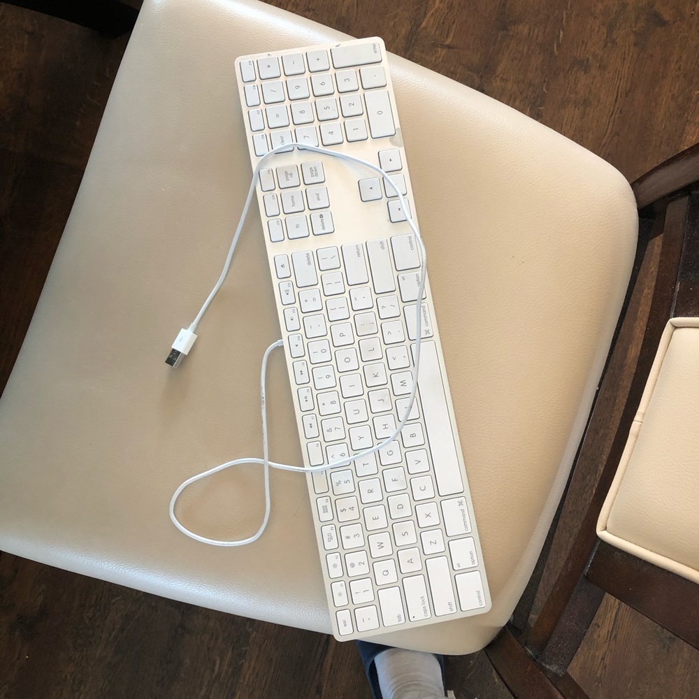 Apple wired keyboard